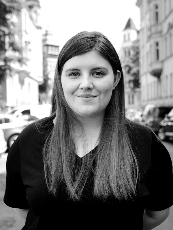 REAR-portraits-800×600-03